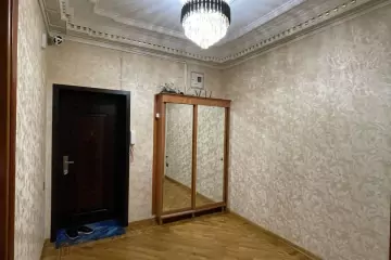 Satılır Yeni Tikili 8-ci Mikrorayonda