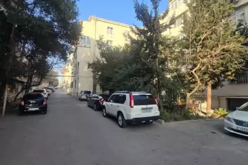 Satılır Köhnə Tikili Yasamalda