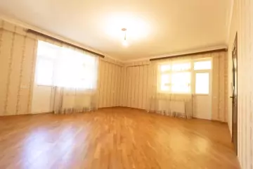Satılır Yeni Tikili Yasamalda