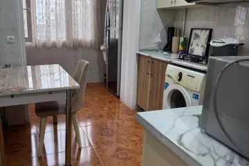 Satılır Köhnə Tikili Gənclikdə