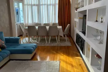 Satılır Yeni Tikili Yeni Yasamalda