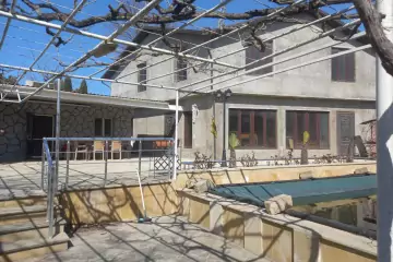 Satılır Bağ Evi şüvəlanda 
