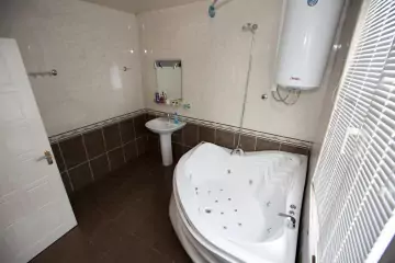 Satılır Köhnə Tikili İçərişəhərdə