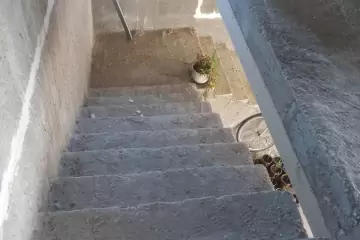Satılır Bağ Evi şüvəlanda
