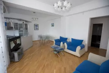 Satılır Köhnə Tikili İçərişəhərdə