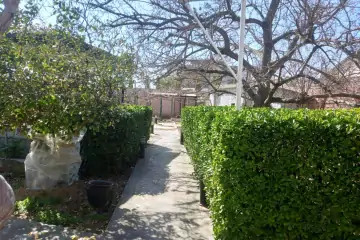Satılır Bağ Evi şüvəlanda
