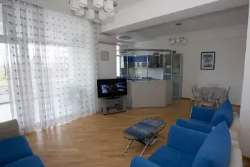 Satılır Köhnə Tikili İçərişəhərdə