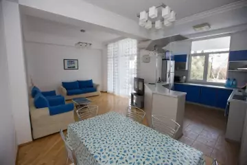 Satılır Köhnə Tikili İçərişəhərdə
