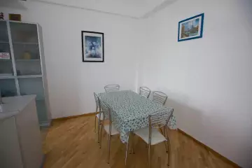 Satılır Köhnə Tikili İçərişəhərdə
