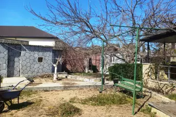Satılır Bağ Evi şüvəlanda
