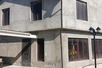 Satılır Bağ Evi şüvəlanda