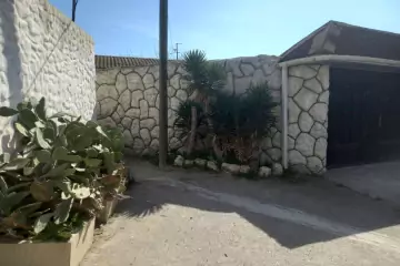 Satılır Bağ Evi şüvəlanda