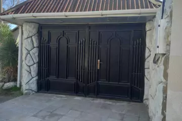 Satılır Bağ Evi şüvəlanda