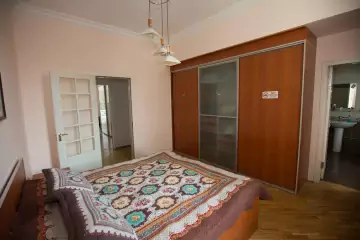 Satılır Köhnə Tikili İçərişəhərdə
