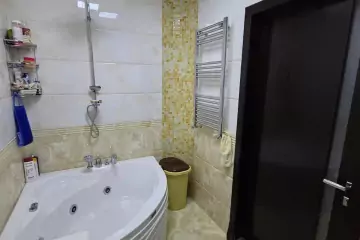 Satılır Yeni Tikili Ağ şəhər Kompleksində