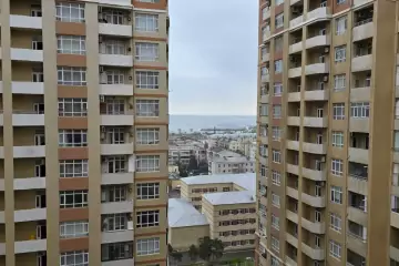 Satılır Yeni Tikili Ağ şəhər Kompleksində