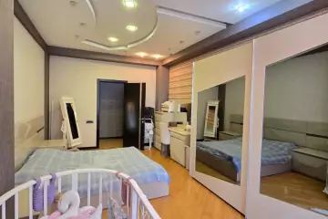 Satılır Yeni Tikili Ağ şəhər Kompleksində