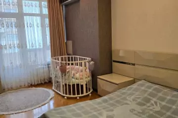 Satılır Yeni Tikili Ağ şəhər Kompleksində