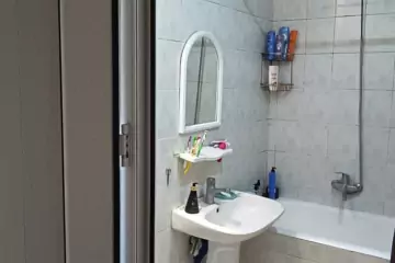 Satılır Köhnə Tikili Bakıxanovda