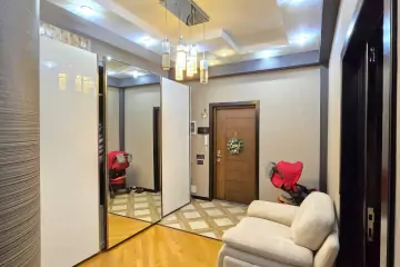 Satılır Yeni Tikili Ağ şəhər Kompleksində