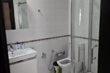 Satılır Yeni Tikili Ağ şəhər Kompleksində