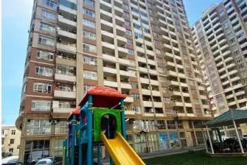 Satılır Yeni Tikili Ağ şəhər Kompleksində