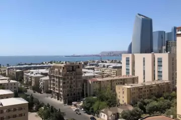 Satılır Yeni Tikili Ağ şəhər Kompleksində