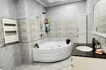 Satılır Yeni Tikili 1-ci Mikrorayonda