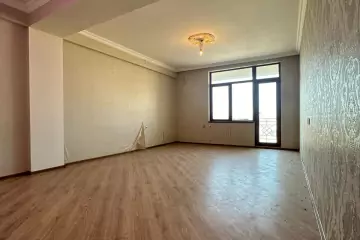 Satılır Yeni Tikili Masazırda