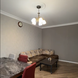 Satılır 4 otaqlı Köhnə Tikili 100 m², Qaraçuxur