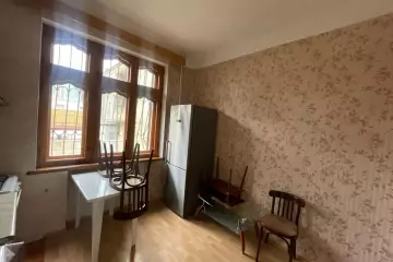 Aylıq Kirayə Köhnə Tikili Elmler Akademiyasıda
