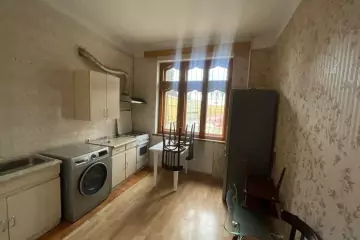 Aylıq Kirayə Köhnə Tikili Elmler Akademiyasıda