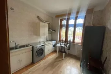 Aylıq Kirayə Köhnə Tikili Elmler Akademiyasıda