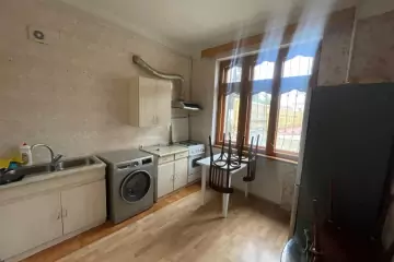 Aylıq Kirayə Köhnə Tikili Elmler Akademiyasıda