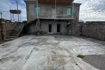 Satılır Həyət Evi Mərdəkanda