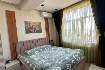 Satılır Yeni Tikili Ukraniya Dairəsida