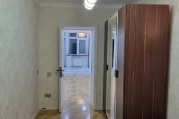 Satılır Köhnə Tikili Elmler Akademiyasıda