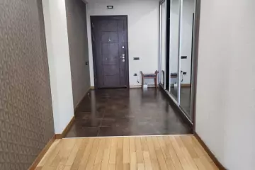 Satılır Yeni Tikili Elmler Akademiyasıda