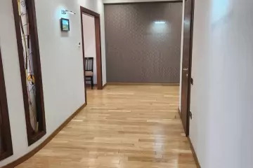 Satılır Yeni Tikili Elmler Akademiyasıda
