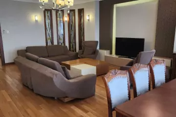 Satılır Yeni Tikili Elmler Akademiyasıda