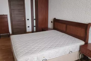 Satılır Yeni Tikili Elmler Akademiyasıda