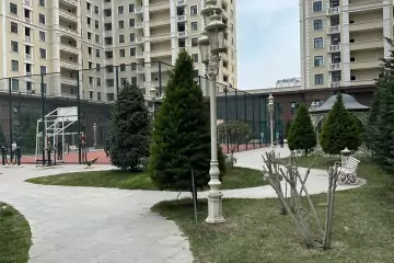 Satılır Yeni Tikili Elmler Akademiyasıda