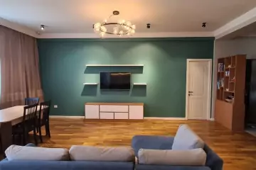 Satılır Yeni Tikili Elmler Akademiyasıda
