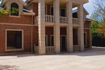 Satılır Bağ Evi şüvəlanda