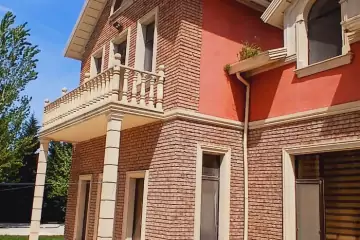 Satılır Bağ Evi şüvəlanda