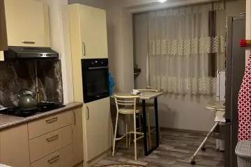 Aylıq Kirayə Köhnə Tikili Bakı Kinoteatrıda 