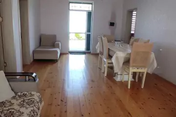 Günlük Kirayə Bağ Evi Mərdəkanda