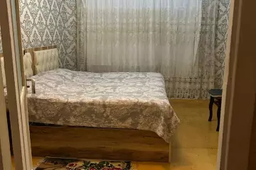 Satılır Köhnə Tikili 8-ci Kilometrdə
