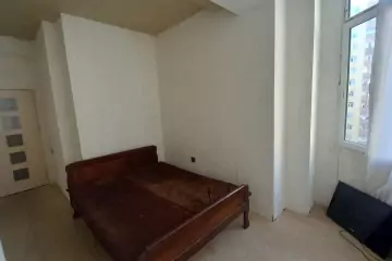 Satılır Yeni Tikili Bakı Kinoteatrıda