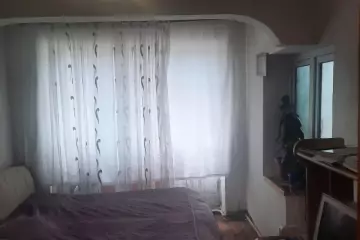 Satılır Köhnə Tikili Bakı Kinoteatrıda